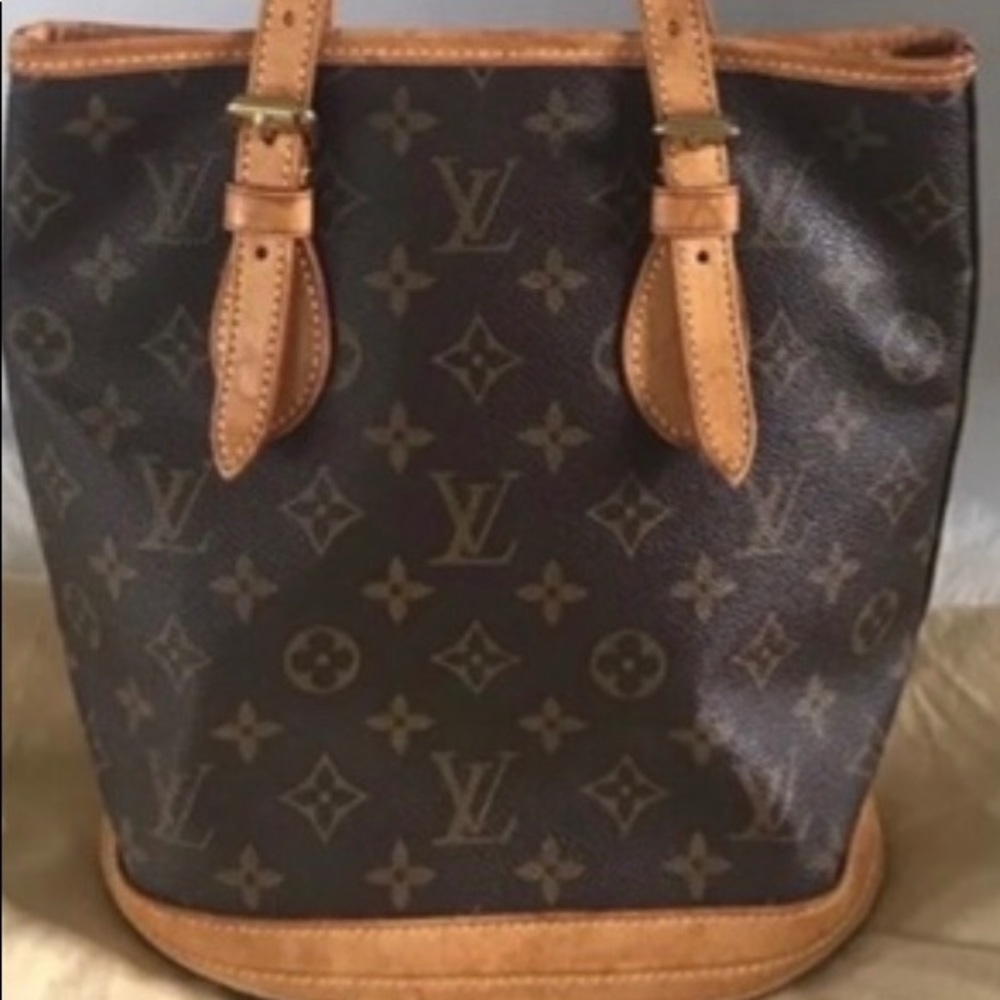 Louis Vuitton Bucket PM